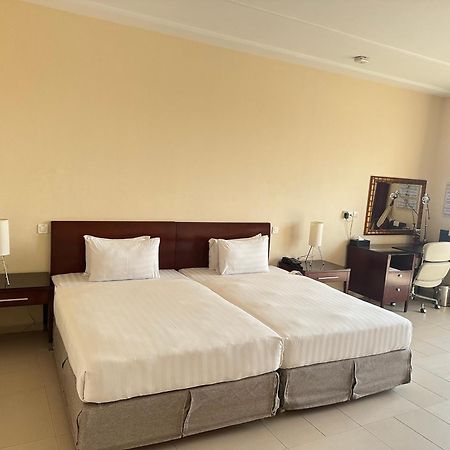 Hotel Sancta Maria Lome Ngoại thất bức ảnh