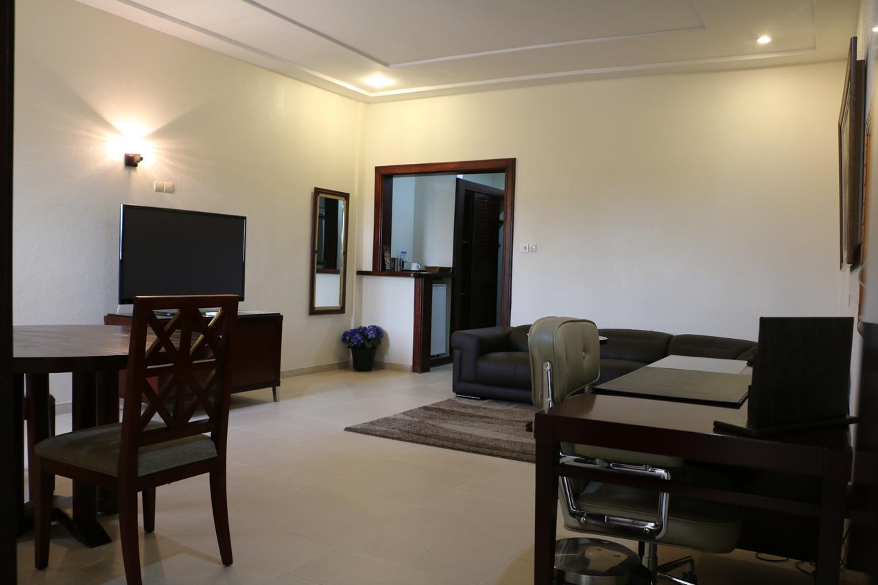Hotel Sancta Maria Lome Ngoại thất bức ảnh