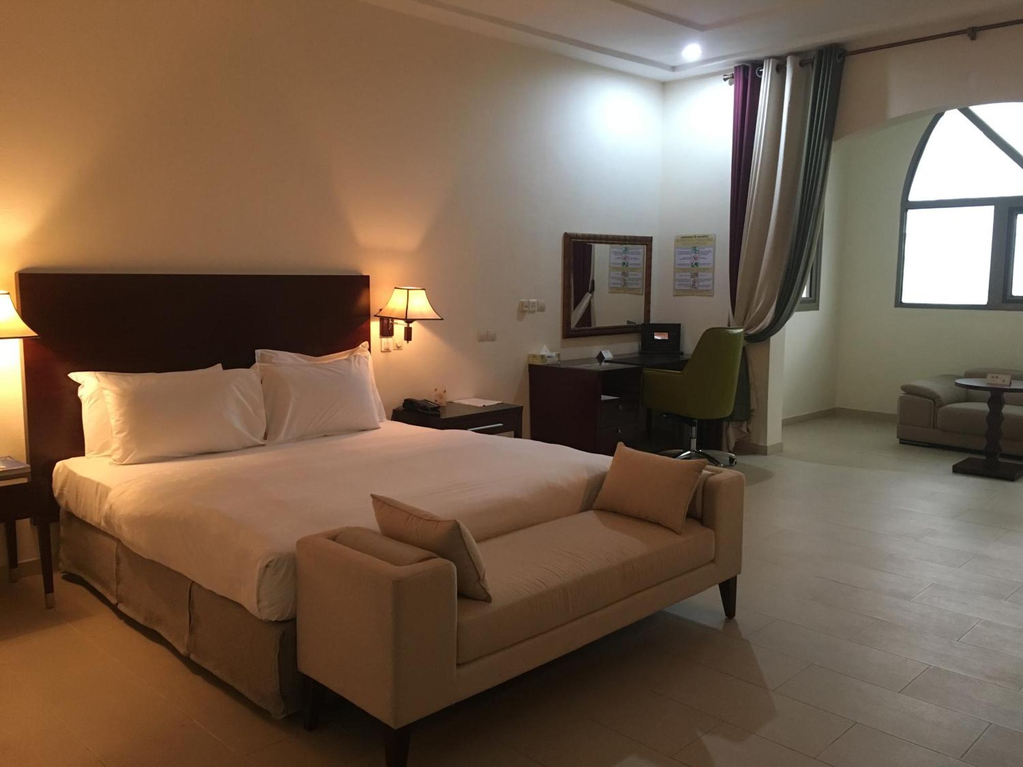Hotel Sancta Maria Lome Ngoại thất bức ảnh