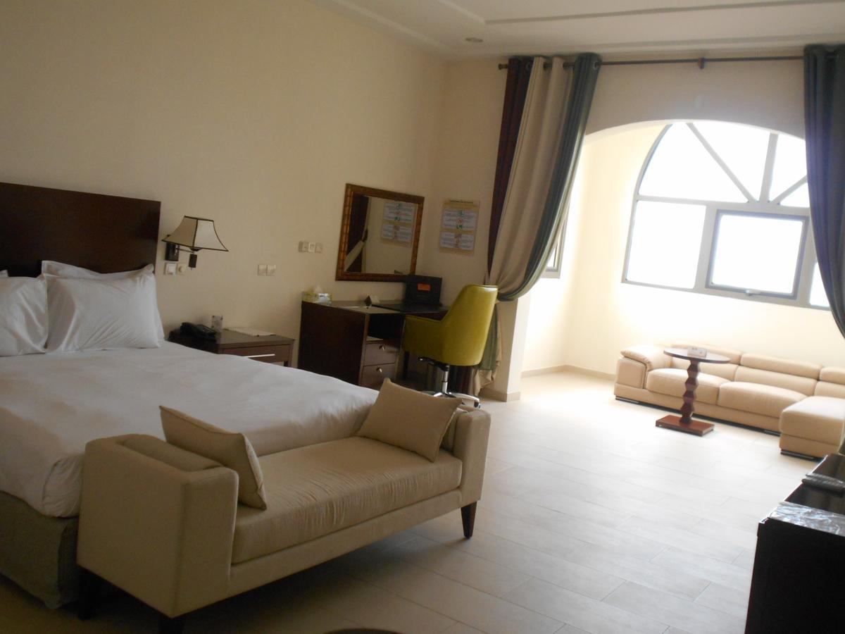 Hotel Sancta Maria Lome Ngoại thất bức ảnh